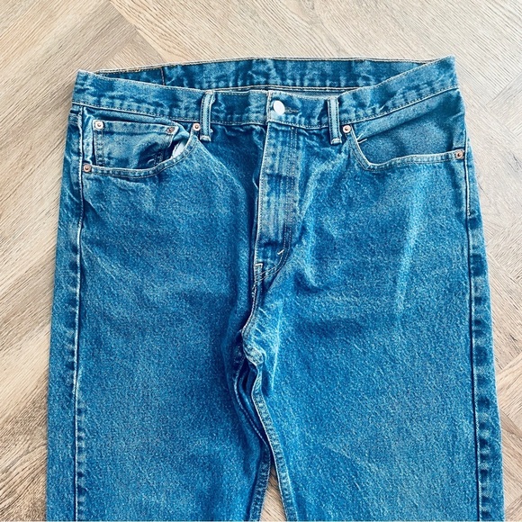 Levi's Jeans 38x32 505 Straight Fit Medium to Dark Wash Blue Jeans - Picture 4 of 8